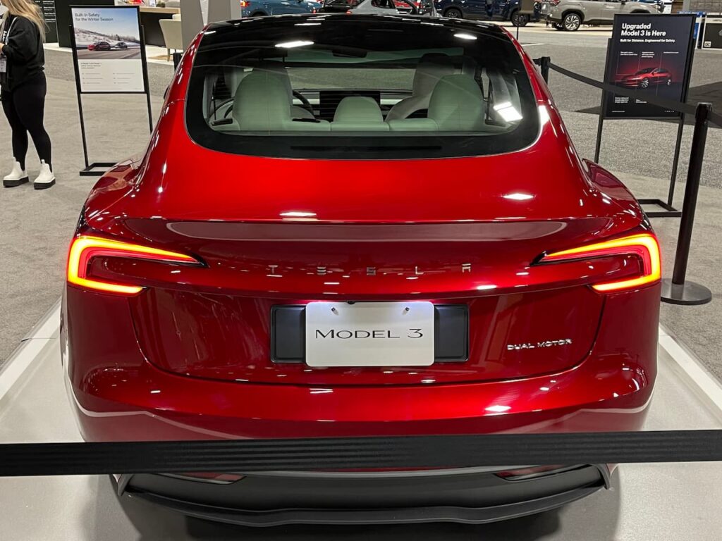 2024 Tesla Model 3 rear live image