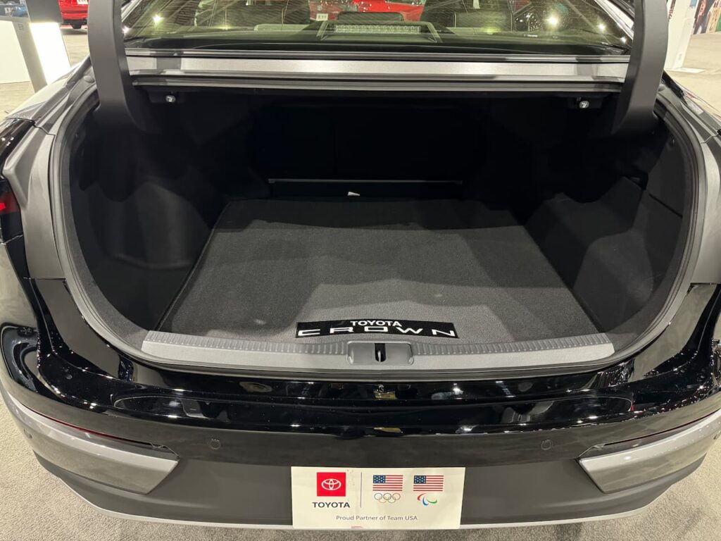 2024 Toyota Crown trunk live image