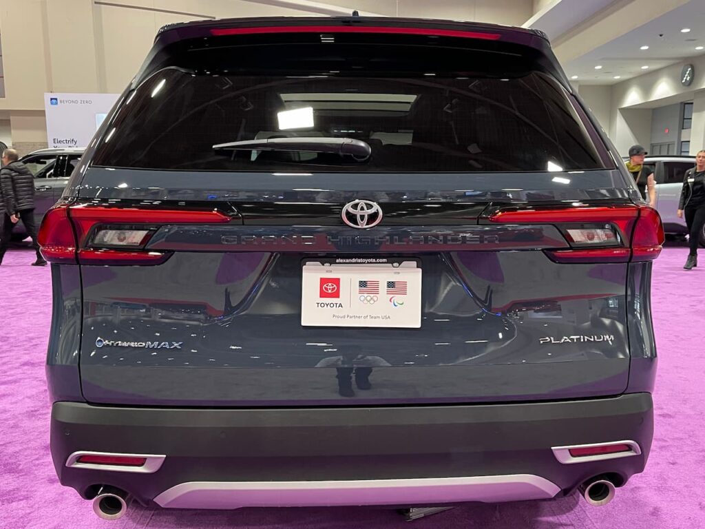 2024 Toyota Grand Highlander Hybrid rear live image