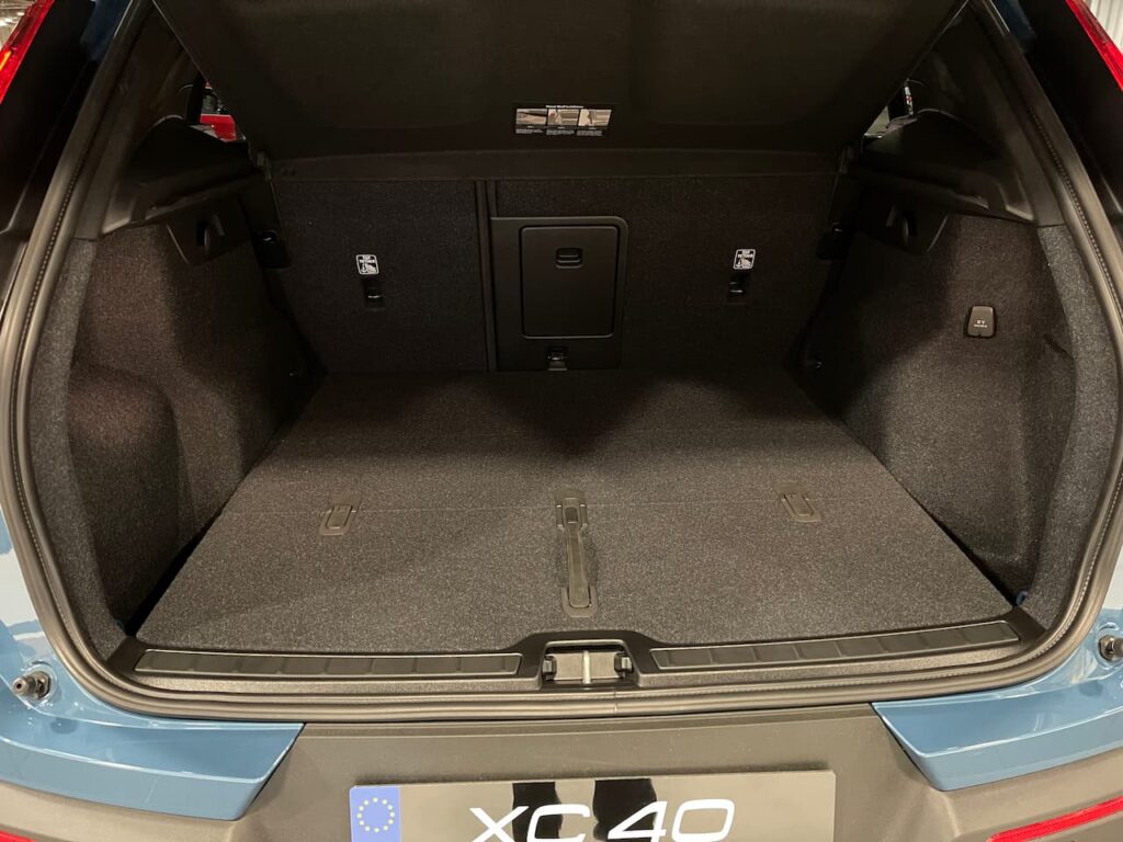 2024 Volvo XC40 Recharge cargo area