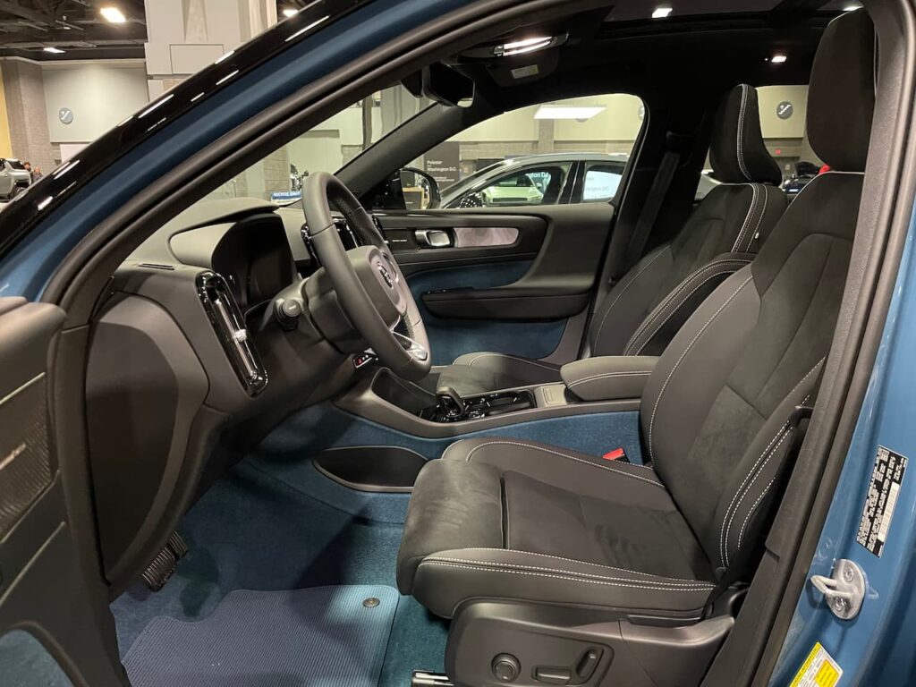 2024 Volvo XC40 Recharge driver's seats