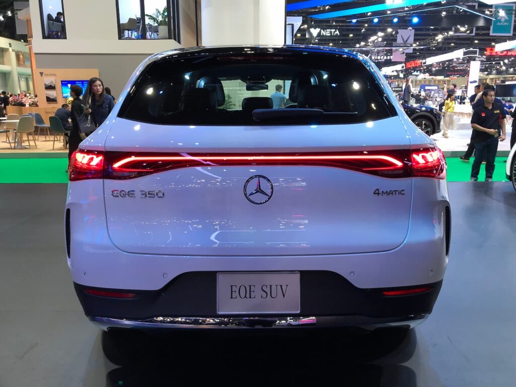 Mercedes EQE SUV rear live image