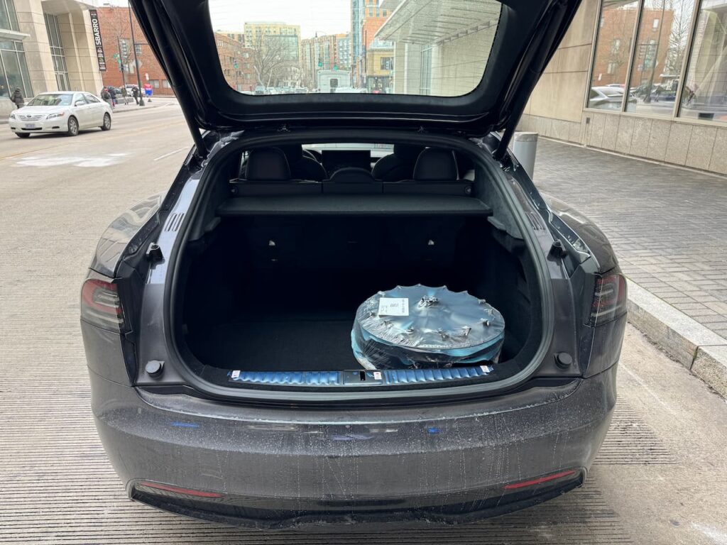 Tesla Model S cargo area live image