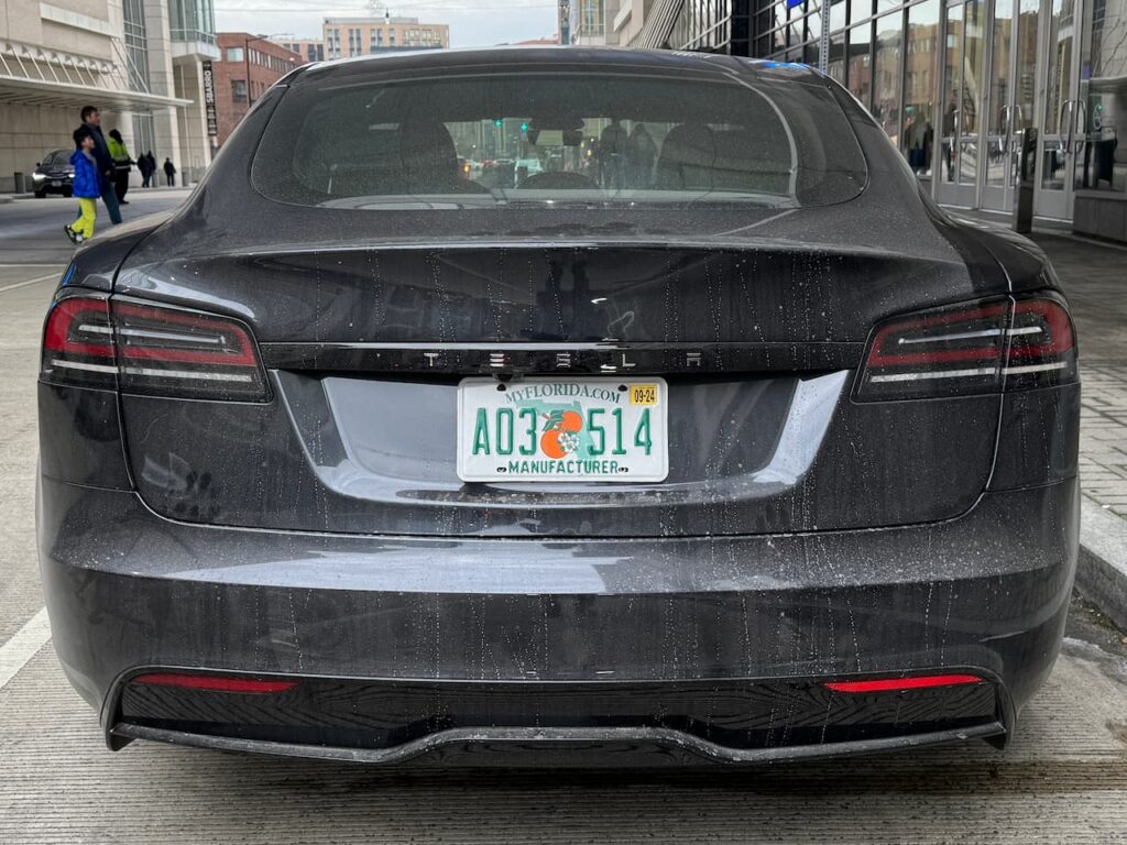 Tesla Model S rear live image