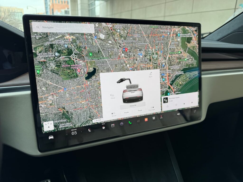 Tesla Model X infotainment system live image