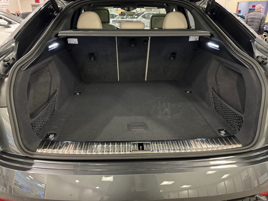 2024 Audi Q8 Sportback e-tron cargo area live image