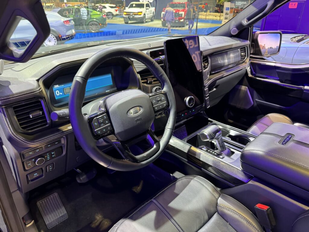 2024 Ford F-150 Lightning Platinum Black dashboard