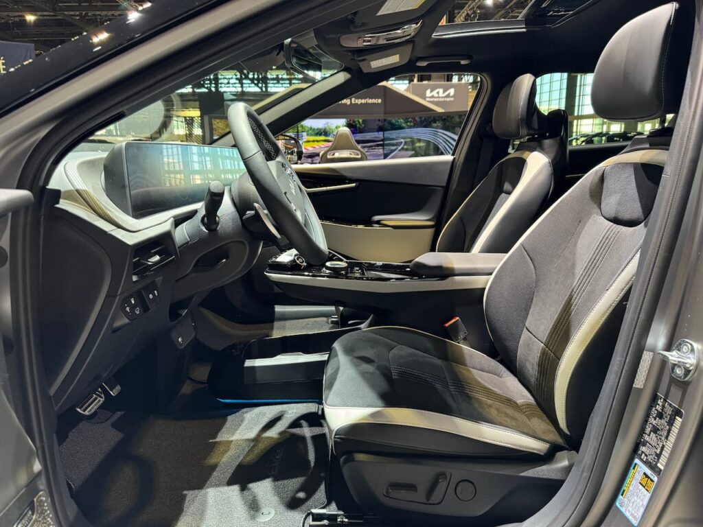 2024 Kia EV6 GT-Line driver's seat live image