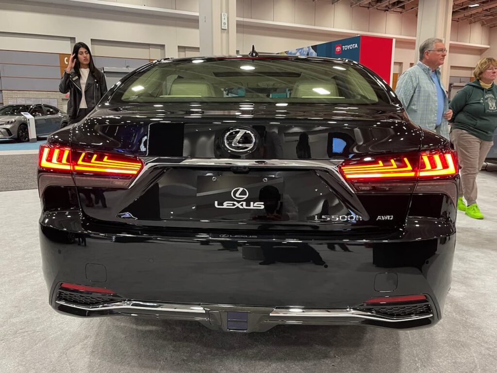 2024 Lexus LS Hybrid rear