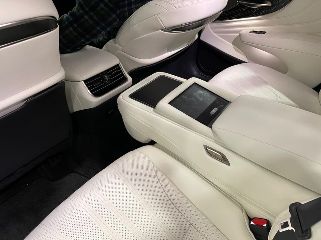 2024 Lexus LS Hybrid rear central armrest