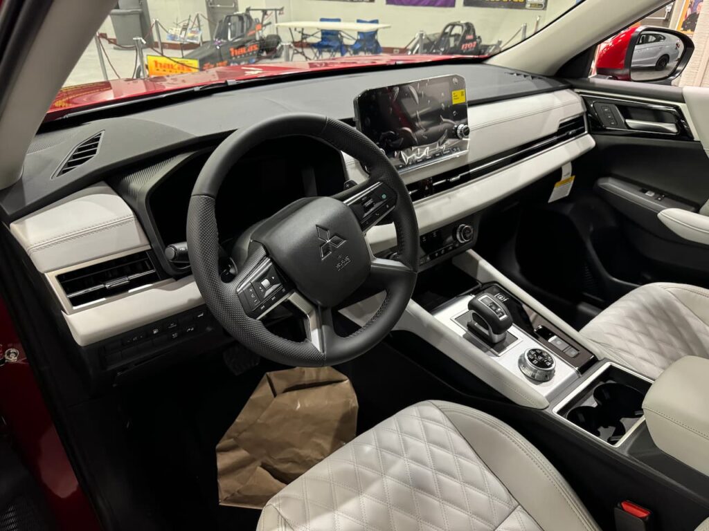 2024 Mitsubishi Outlander PHEV dashboard