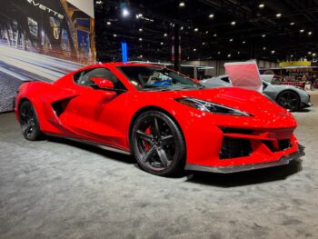 Chevrolet Corvette E-Ray (Hybrid) looks so fast in the Torch Red color