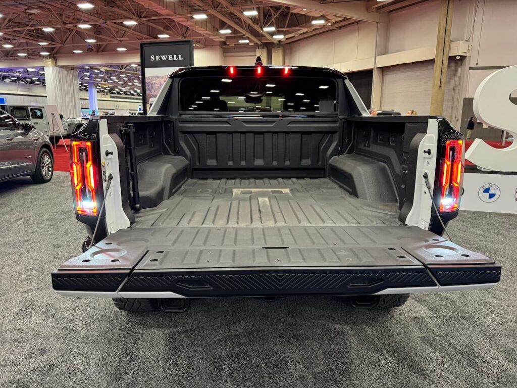 GMC Hummer EV Pickup Edition 1 bed tailgate open