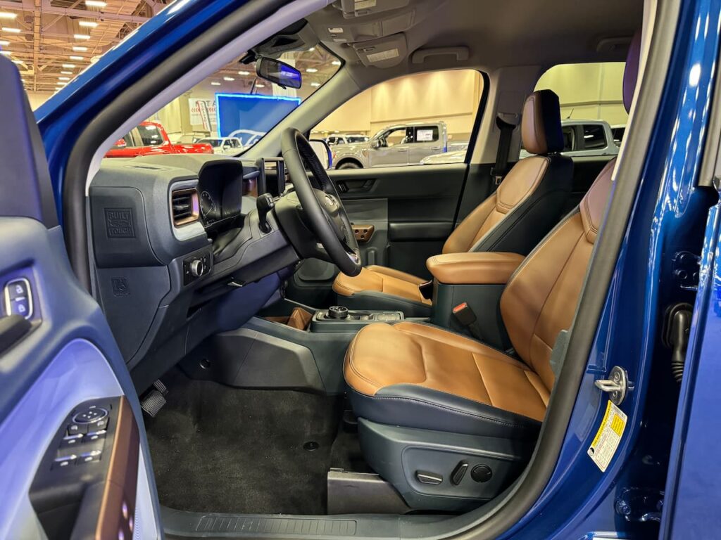 2024 Ford Maverick Lariat driver's seat
