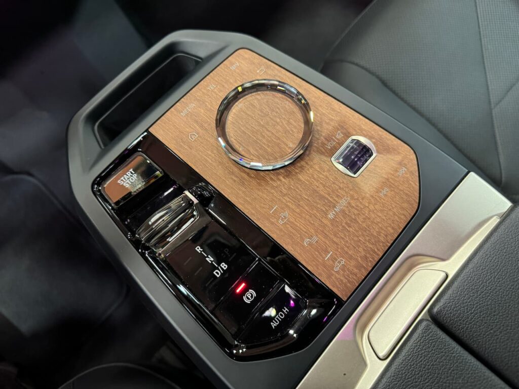 BMW iX xDrive50 center console