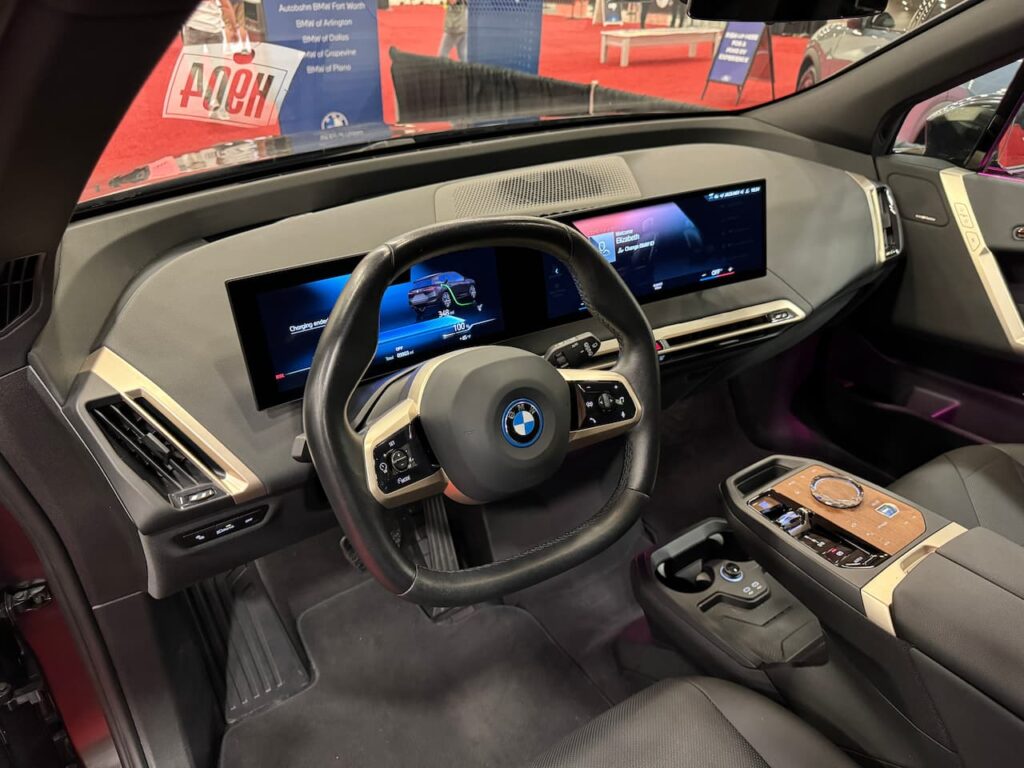 BMW iX xDrive50 dashboard
