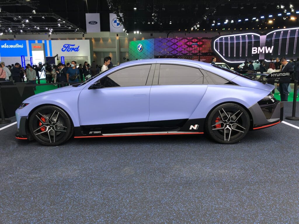 Hyundai Ioniq 6 N previewing concept side
