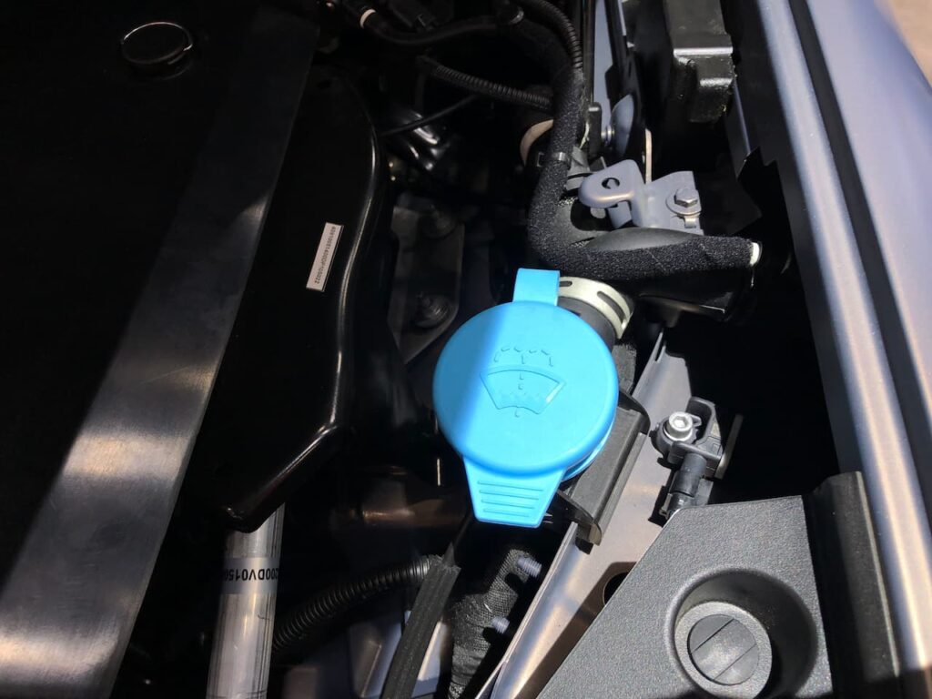 Maserati Grecale Folgore washer fluid container live image