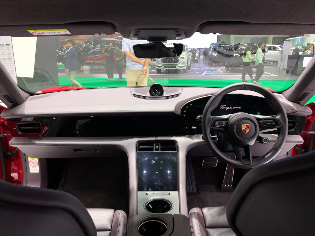 Porsche Taycan Turbo Cross Turismo interior live image