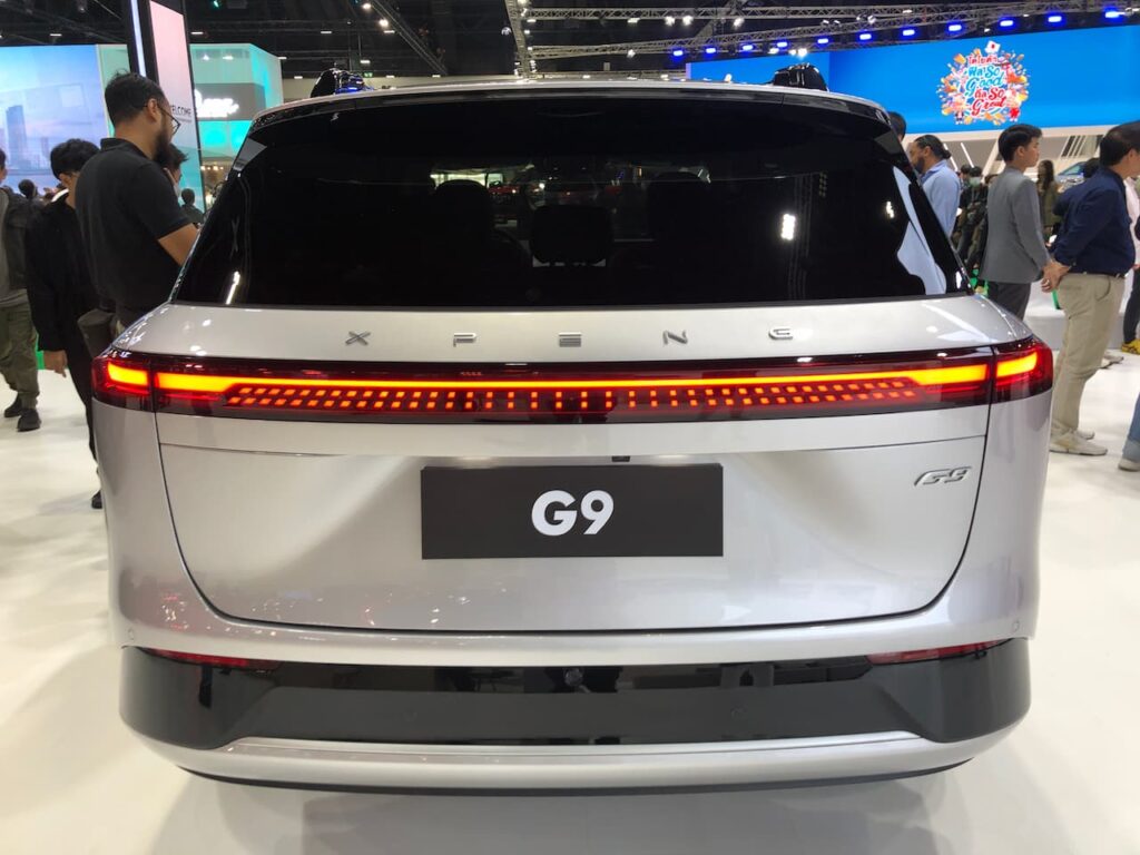 Xpeng G9 rear live image
